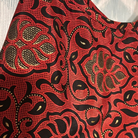 Elegant Red Patterned Camisole - Picture 3 of 4